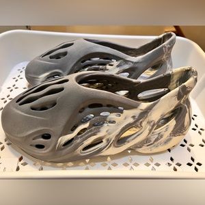 Foam Runner Moon Gray